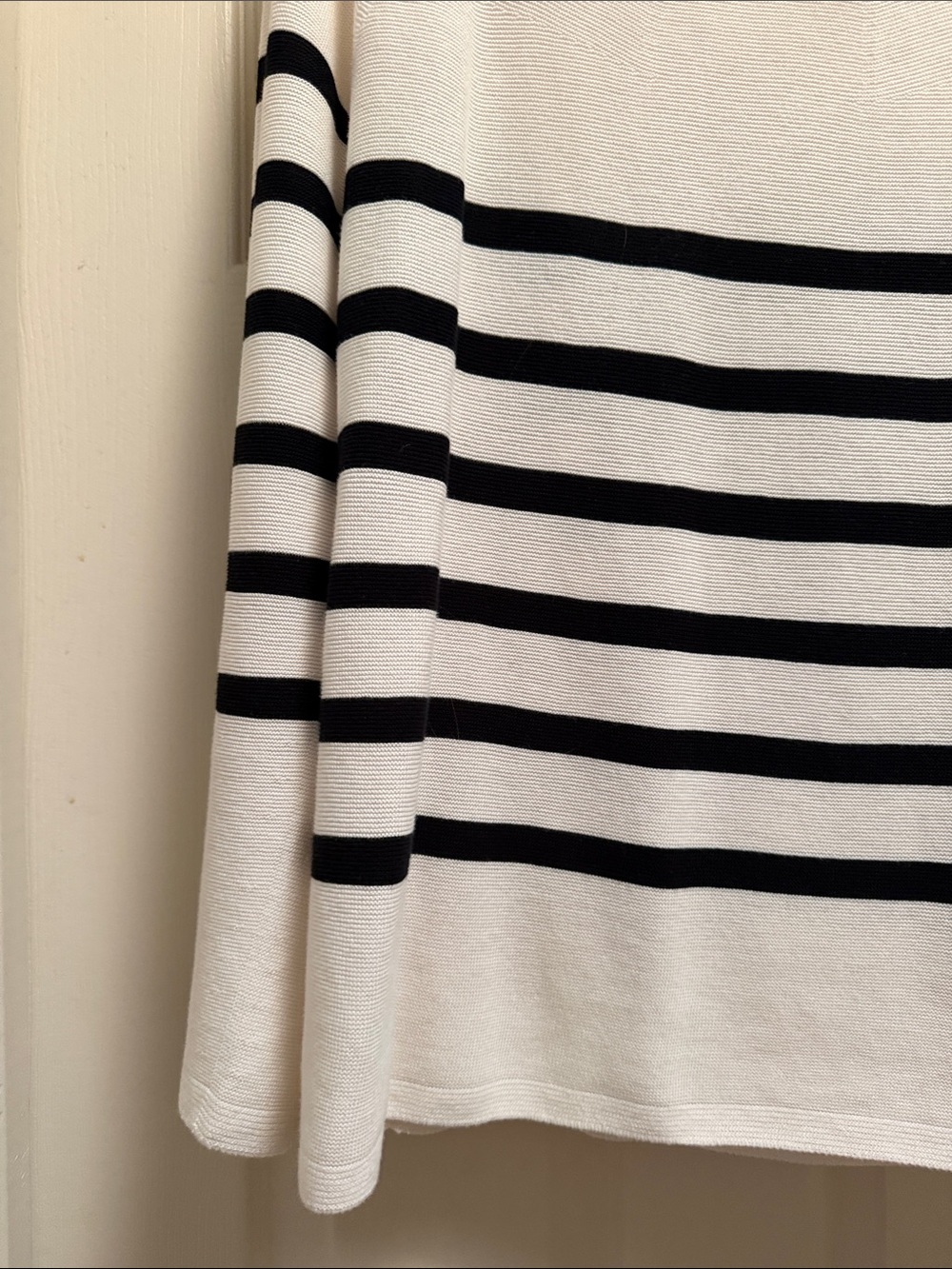 Uniqlo 3D Knit Cotton Sweater White/Black Stripes Sz L - Picture 3 of 7